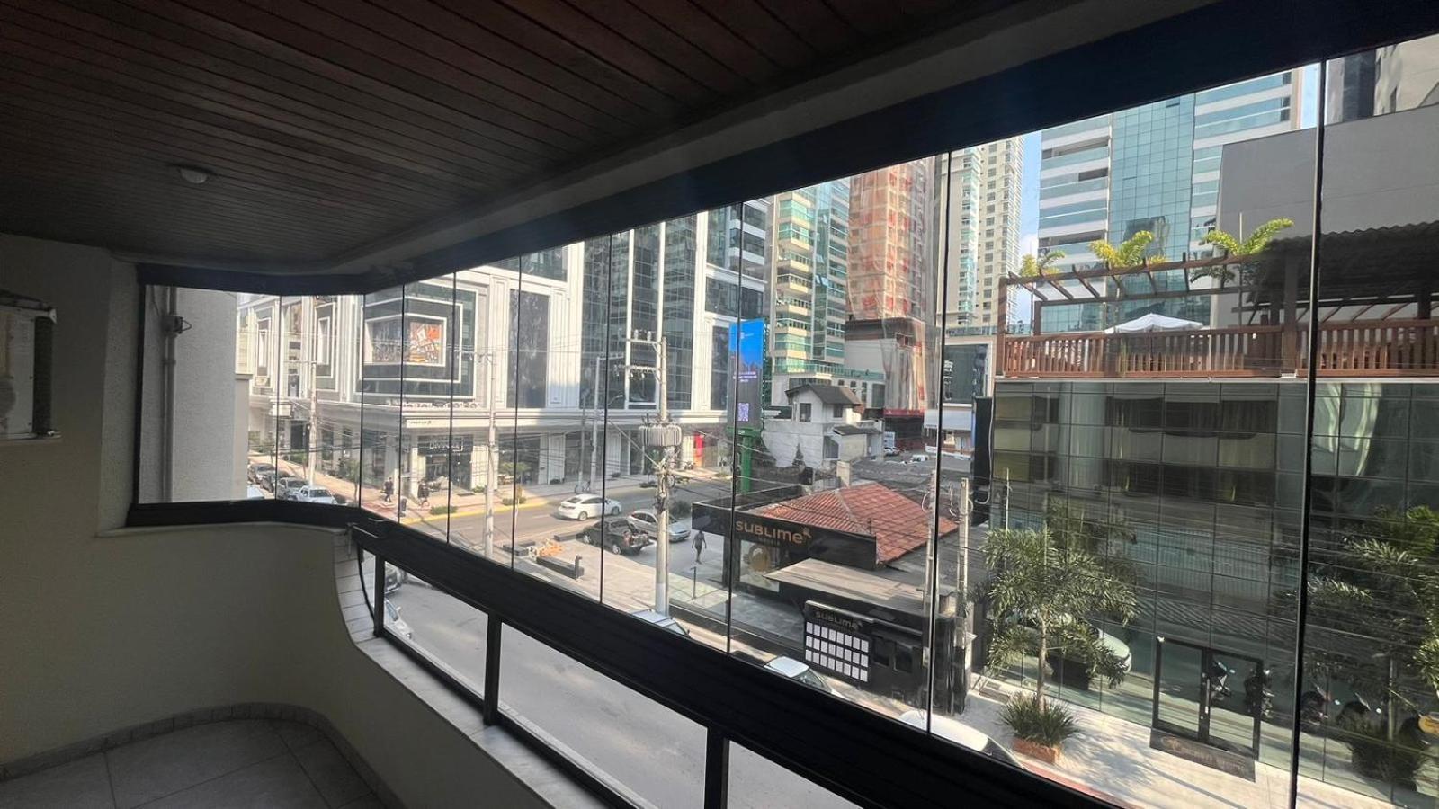 Apartamento Na Melhor Localizacao Da Meia Praia Itapema Zewnętrze zdjęcie